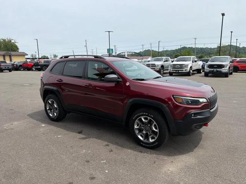 Velvet Red Pearlcoat 2019 Jeep Cherokee Trailhawk
