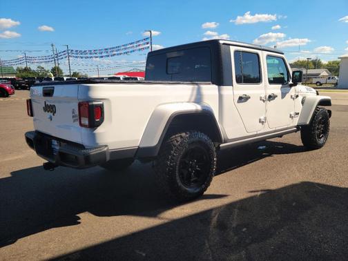 2022 Jeep Gladiator Sport