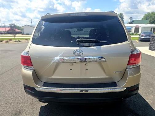 2013 Toyota Highlander SE