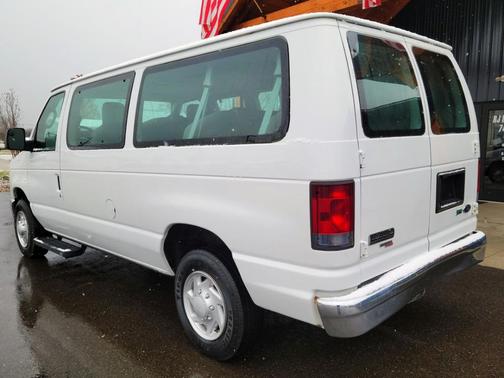 2013 Ford E350 Super Duty XLT