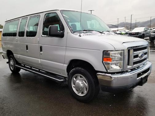 2013 Ford E350 Super Duty XLT