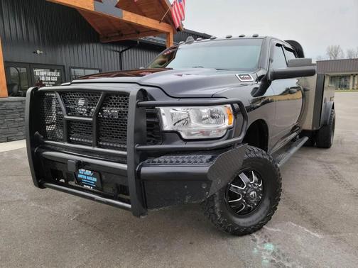 2020 RAM 3500 Tradesman Crew Cab 4x4 8' Box