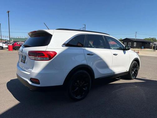 Snow White Pearl 2019 Kia Sorento S