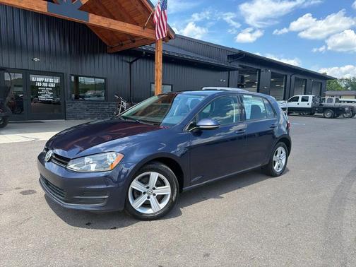 Blue 2017 Volkswagen Golf TSI S 4-Door