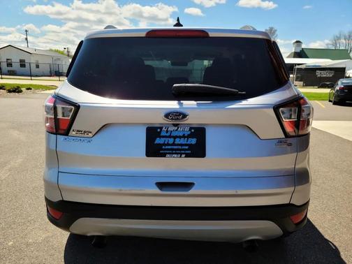 Ingot Silver Metallic 2018 Ford Escape SE
