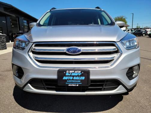 Ingot Silver Metallic 2018 Ford Escape SE