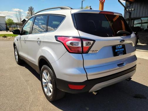 Ingot Silver Metallic 2018 Ford Escape SE