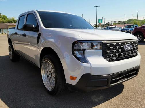 Space White Metallic 2025 Ford Maverick XL