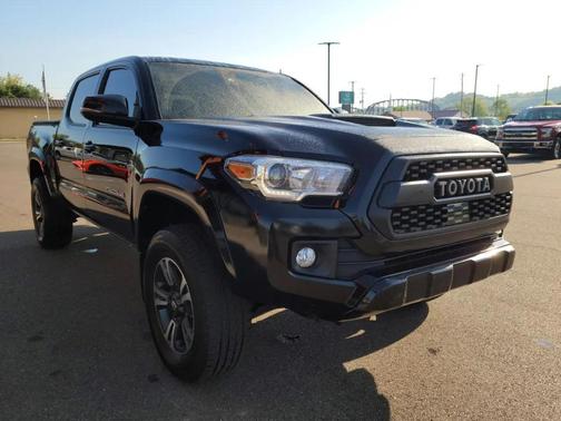 Midnight Black Metallic 2019 Toyota Tacoma TRD Sport
