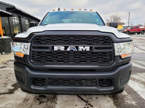 2022 RAM 2500 Tradesman Crew Cab 4x4 8' Box