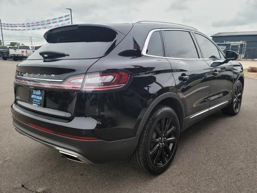 Infinite Black Metallic Clearcoat 2022 Lincoln Nautilus Reserve