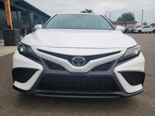 Ice Cap 2023 Toyota Camry SE