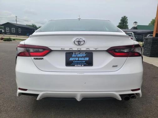 Ice Cap 2023 Toyota Camry SE
