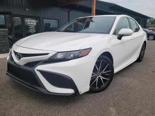 Ice Cap 2023 Toyota Camry SE