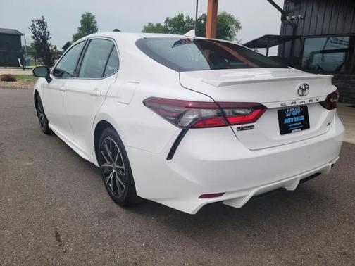 Ice Cap 2023 Toyota Camry SE