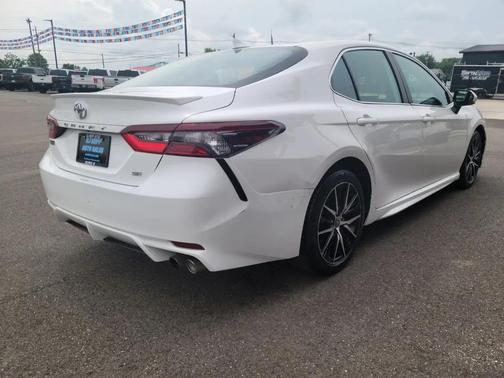 Ice Cap 2023 Toyota Camry SE