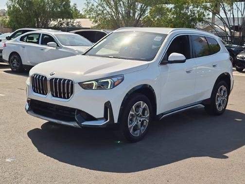 Alpine White 2027 BMW X1 xDrive28i