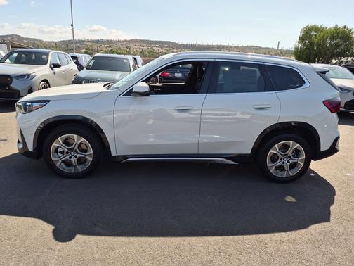 Alpine White 2027 BMW X1 xDrive28i