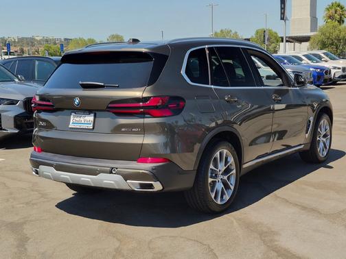 Manhattan Green Metallic 2026 BMW X5 sDrive40i