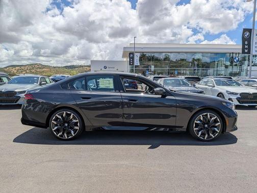 Dark Graphite Metallic 2026 BMW 530 i