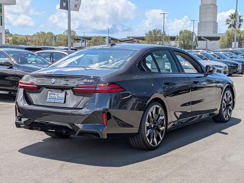 Dark Graphite Metallic 2026 BMW 530 i