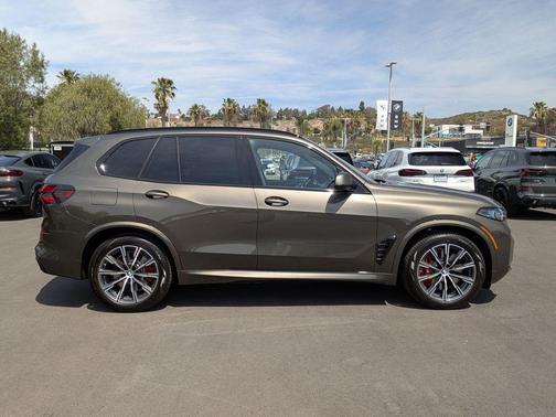 Manhattan Green Metallic 2026 BMW X5 PHEV xDrive50e