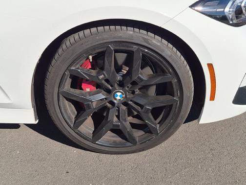 Alpine White 2026 BMW 330 i