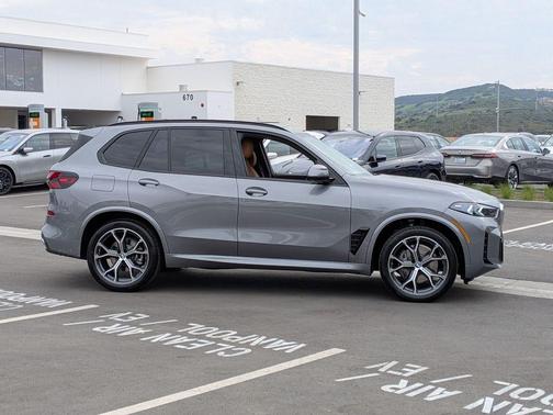 Gray Metallic 2026 BMW X5 sDrive40i