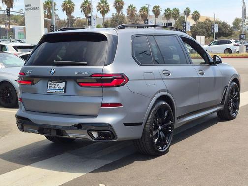 Pure 2027 BMW X7 xDrive40i