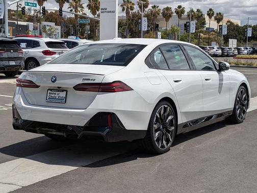 Alpine White 2026 BMW i5 eDrive40