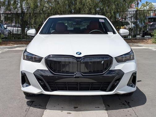 Alpine White 2026 BMW i5 eDrive40