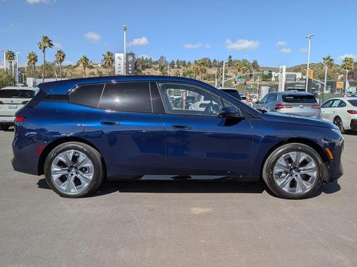 2026 BMW iX xDrive60