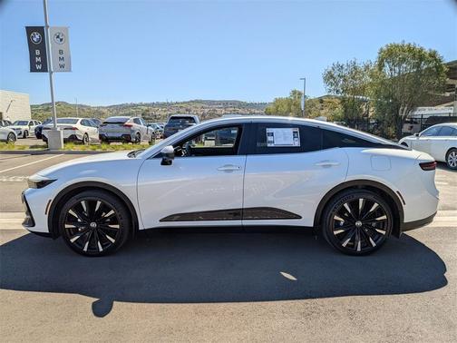 2025 Toyota Crown Platinum