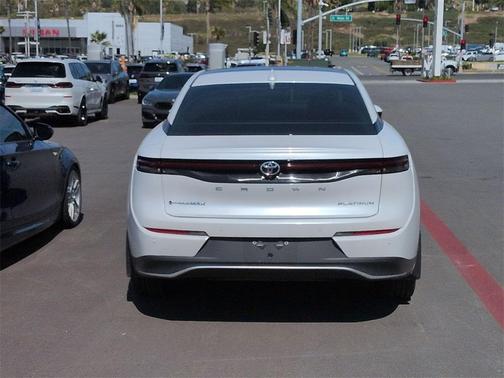 2025 Toyota Crown Platinum