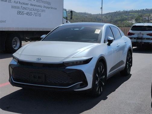 2025 Toyota Crown Platinum