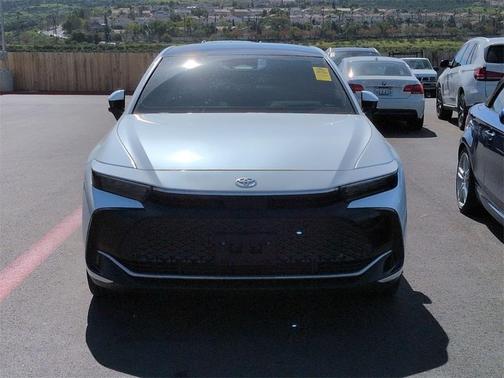 2025 Toyota Crown Platinum