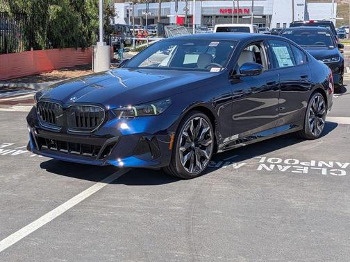 Tanzanite Blue II Metallic 2026 BMW 530 i
