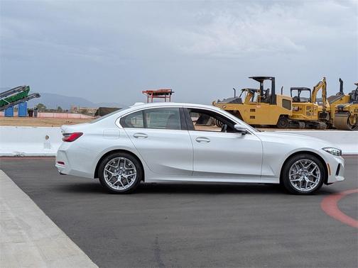 2025 BMW 330 i