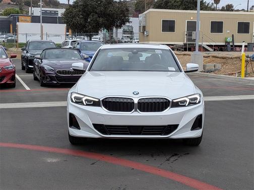 2025 BMW 330 i
