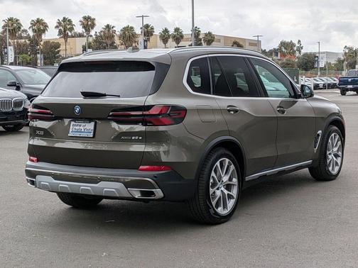 Manhattan Green Metallic 2026 BMW X5 PHEV xDrive50e