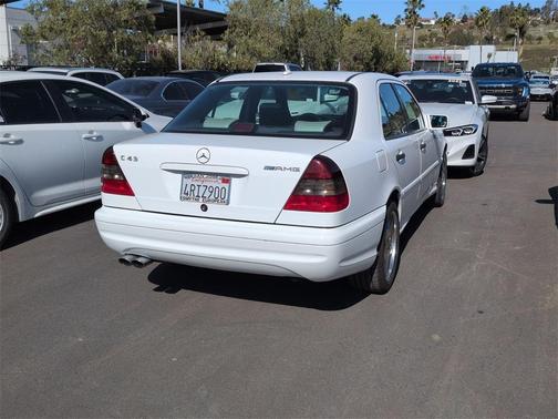 2000 Mercedes-Benz C-Class Base