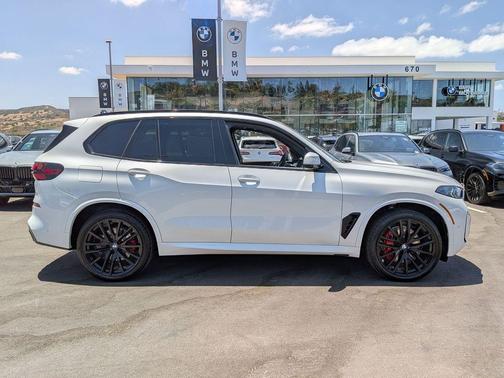 Mineral White Metallic 2026 BMW X5 xDrive40i