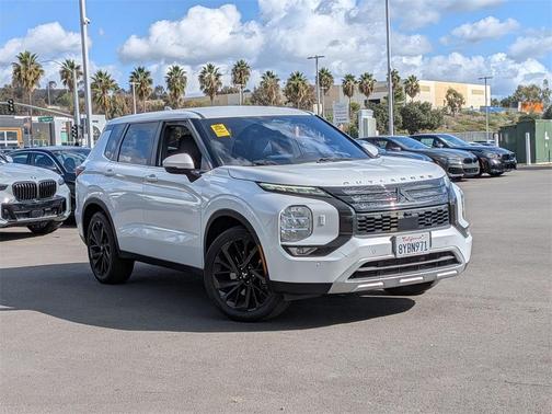 2022 Mitsubishi Outlander SE