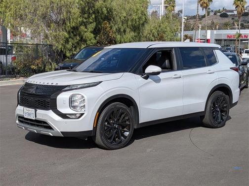 2022 Mitsubishi Outlander SE