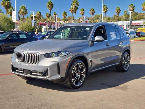Skyscraper Grey Metallic 2026 BMW X5 sDrive40i