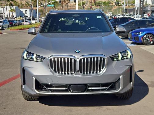 Skyscraper Grey Metallic 2026 BMW X5 sDrive40i