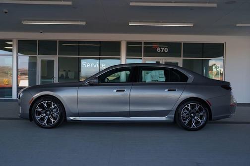 2025 BMW i7 eDrive50