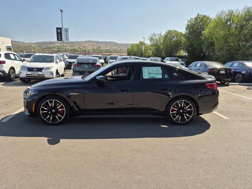 Black Sapphire Metallic 2027 BMW M440 M440i Gran Coupe
