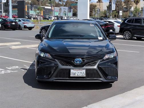 2021 Toyota Camry Hybrid SE