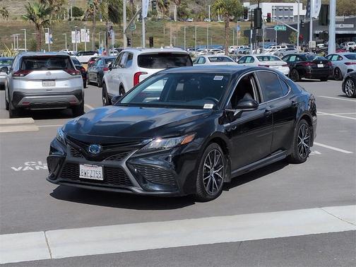 2021 Toyota Camry Hybrid SE